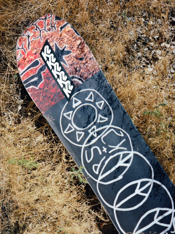 K2 Excavator - Peter Sutherland Unisex Snowboard 2025
